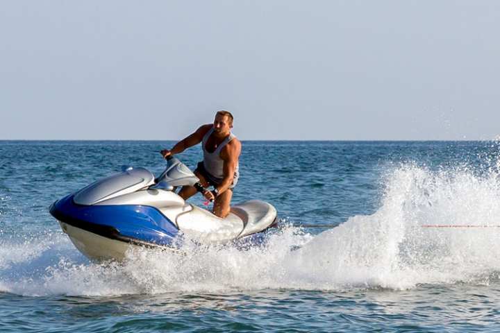 5 Exhilarating Jet Skiing Spots in Alabama