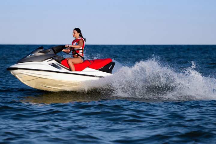 5 Exhilarating Jet Skiing Spots in Michigan