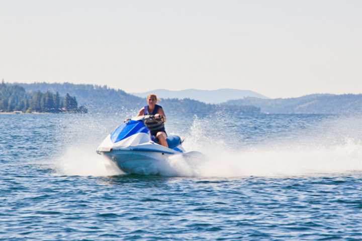 5 Exhilarating Jet Skiing Spots in Missouri